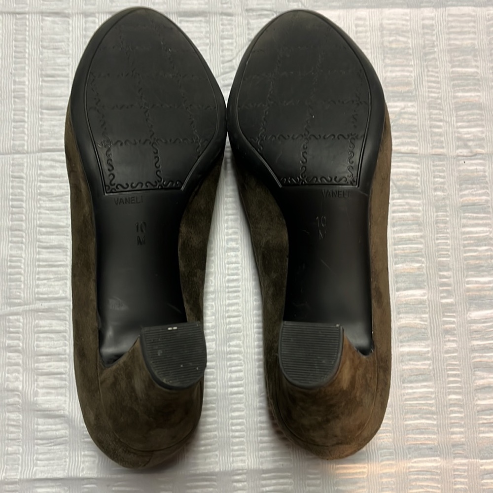Vaneli Medium Brown Suede Pumps. - image 3